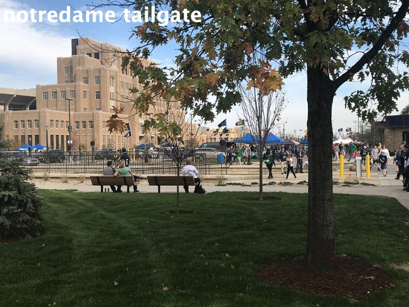 chicago-notre-dame-tailgatebusrentals-notre-dame-tailgatechicago-notre-dame-tailgatebusrentals-notre-dame-tailgateimg_1450_03-800w 