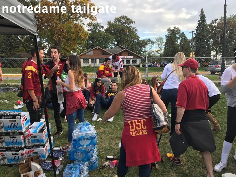 chicago-notre-dame-tailgatebusrentals-notre-dame-tailgatechicago-notre-dame-tailgatebusrentals-notre-dame-tailgateimg_1453_07-800w 