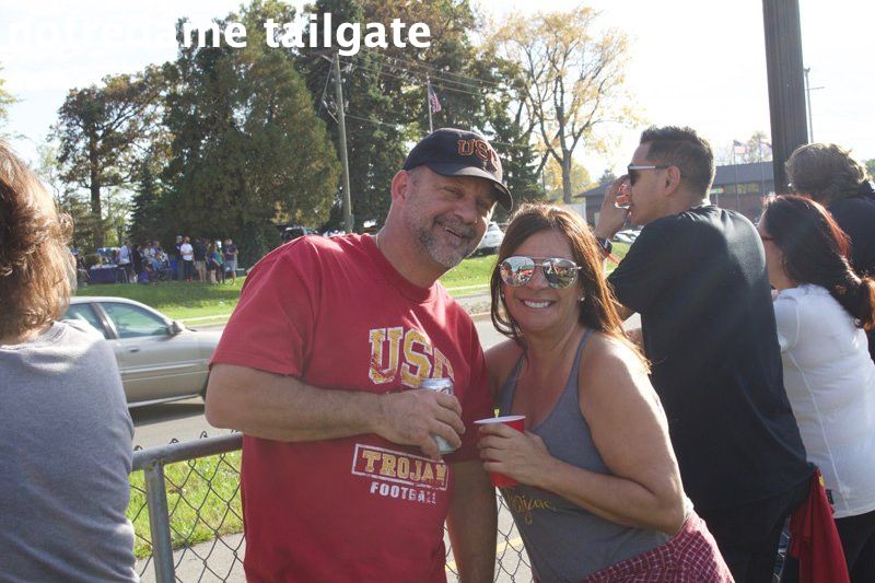 chicago-notre-dame-tailgatebusrentals-notre-dame-tailgateimg_7196_15-800w 
