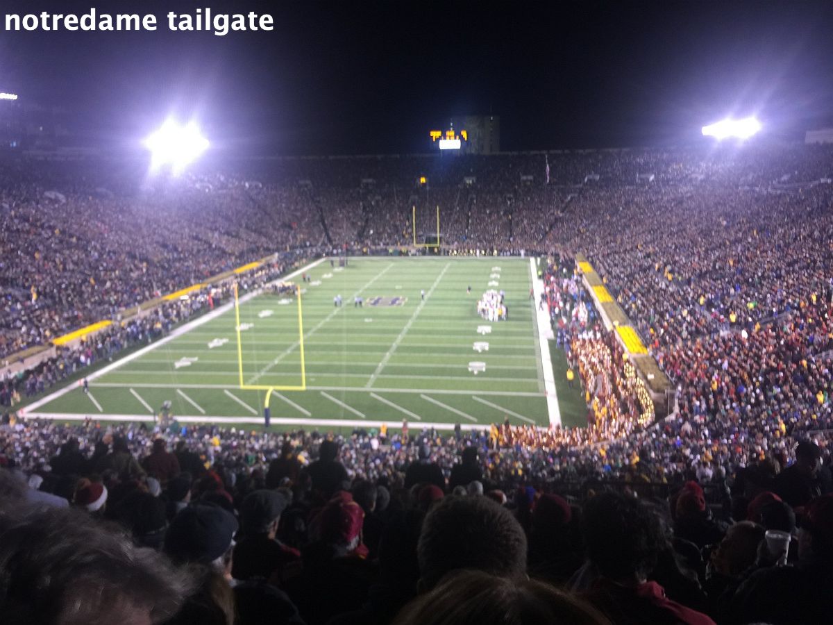 chicagobusrentals-notredame-tailgateimg_2507_22345888521_o-2000w 