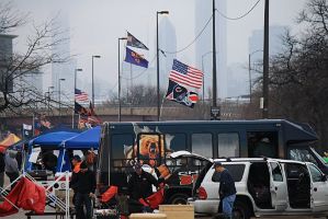 chicagobusrentals-notredame-tailgate5star-limobus-rentals-bears-tailgate_38243420044_o-1024w
