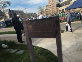 chicagobusrentals-notredame-tailgateimg_1447_25042423217_o-3000w