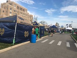 chicagobusrentals-notredame-tailgateimg_1448_39914108511_o