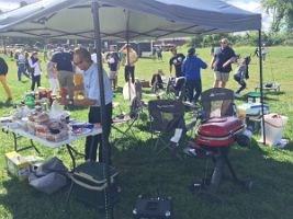 tailgate-set-up-notre-dame2_21712522154_o-3000w