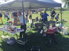 tailgate-set-up-notre-dame4_21712523364_o-3000w