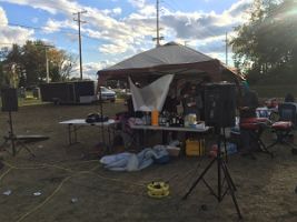 tailgate-set-up-notre-dame5_22335275985_o-2000w